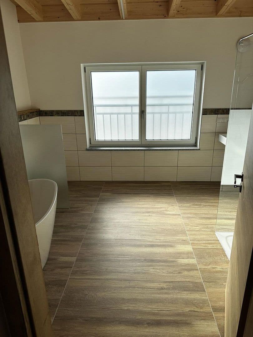 Pronájem domu 130 m², pozemek 337 m², Winzer, Bavorsko Pronájem domu 130 m², pozemek 337 m², Winzer, Bavorsko