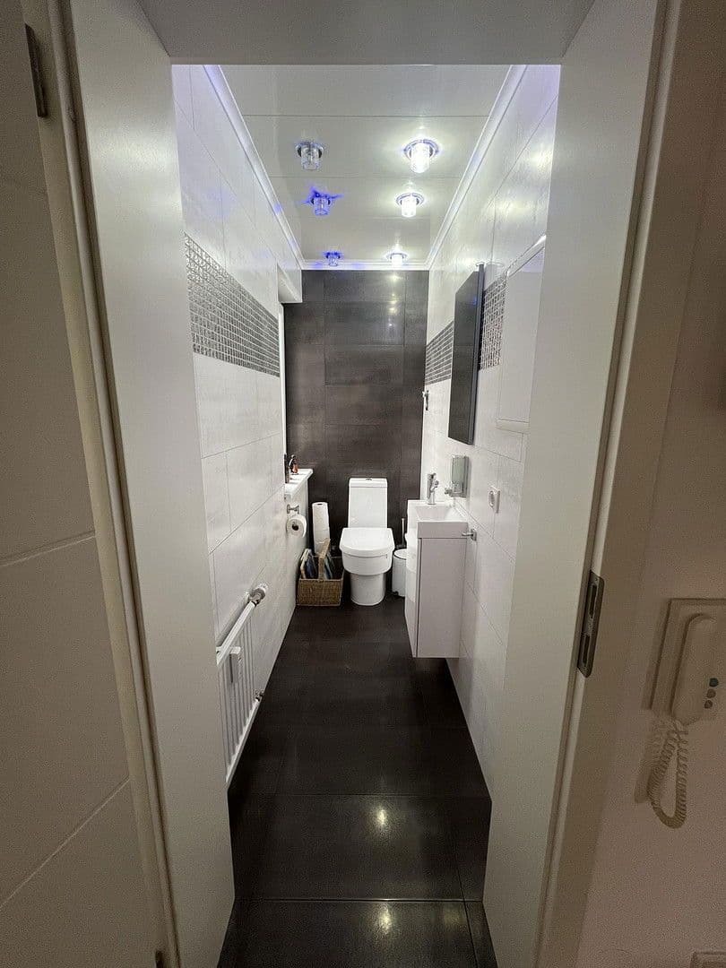 Prodej bytu 3+kk 96 m², Pforzheim, Bádensko-Württembersko Prodej bytu 3+kk 96 m², Pforzheim, Bádensko-Württembersko