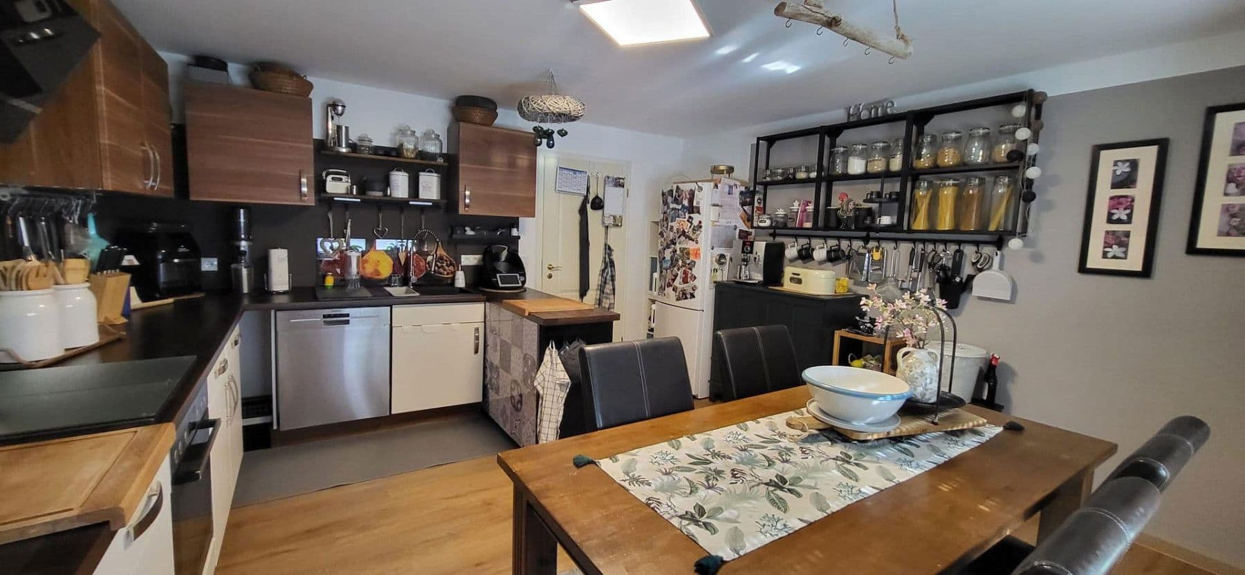 Pronájem bytu 3+kk 108 m², Heddesheim, Bádensko-Württembersko Pronájem bytu 3+kk 108 m², Heddesheim, Bádensko-Württembersko