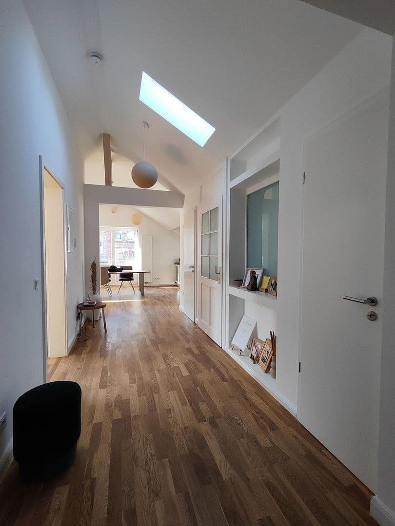 Pronájem bytu 4+1 114 m², Rheingaustraße 122, Wiesbaden-Biebrich, Hessen Pronájem bytu 4+1 114 m², Rheingaustraße 122, Wiesbaden-Biebrich, Hessen