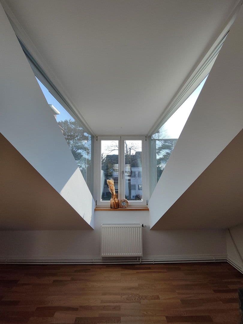 Pronájem bytu 4+1 114 m², Rheingaustraße 122, Wiesbaden-Biebrich, Hessen Pronájem bytu 4+1 114 m², Rheingaustraße 122, Wiesbaden-Biebrich, Hessen