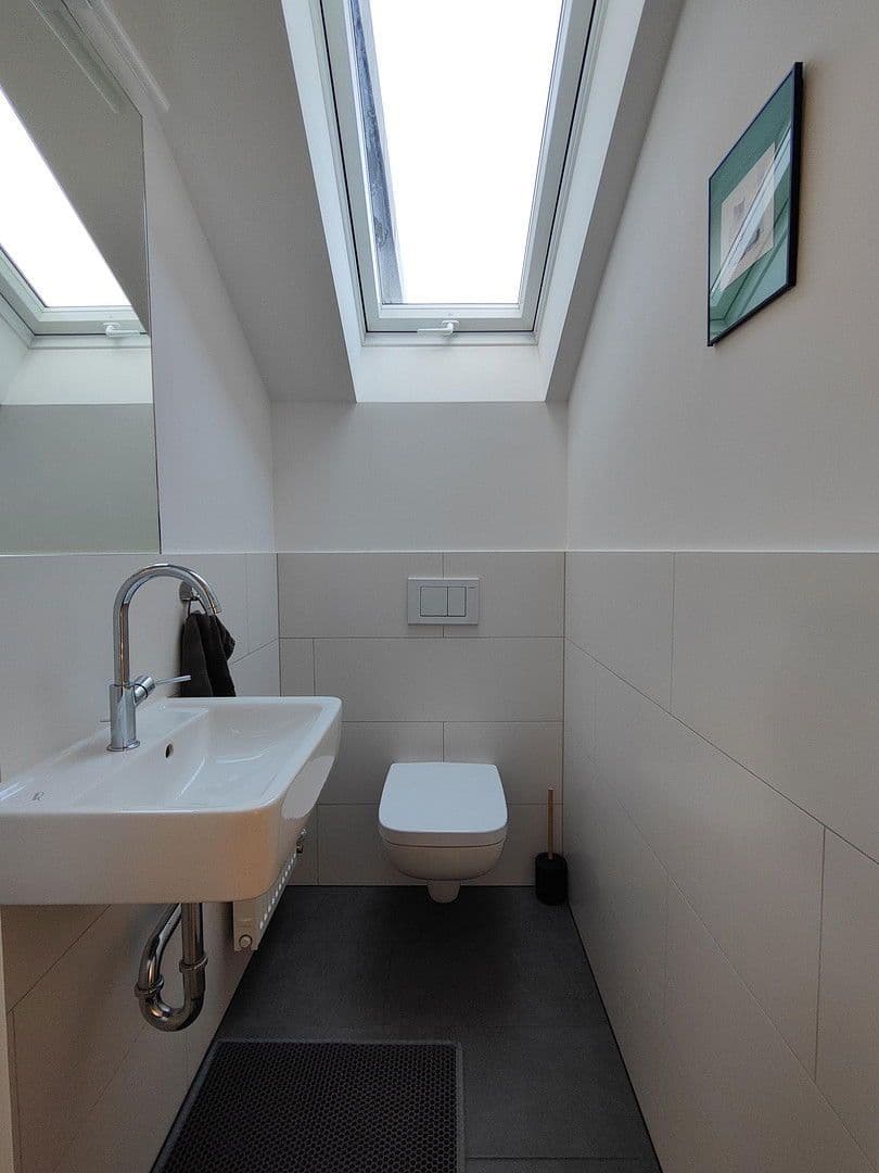 Pronájem bytu 4+1 114 m², Rheingaustraße 122, Wiesbaden-Biebrich, Hessen Pronájem bytu 4+1 114 m², Rheingaustraße 122, Wiesbaden-Biebrich, Hessen