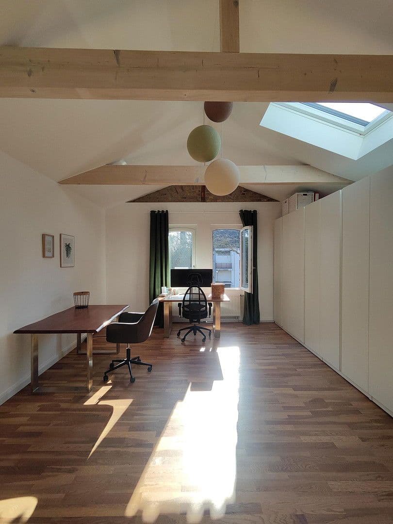 Pronájem bytu 4+1 114 m², Rheingaustraße 122, Wiesbaden-Biebrich, Hessen Pronájem bytu 4+1 114 m², Rheingaustraße 122, Wiesbaden-Biebrich, Hessen