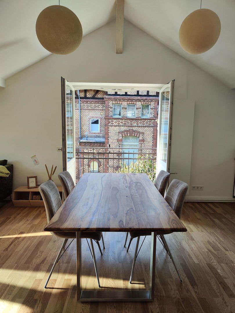 Pronájem bytu 4+1 114 m², Rheingaustraße 122, Wiesbaden-Biebrich, Hessen Pronájem bytu 4+1 114 m², Rheingaustraße 122, Wiesbaden-Biebrich, Hessen