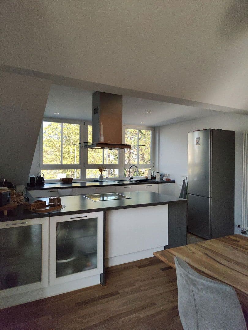 Pronájem bytu 4+1 114 m², Rheingaustraße 122, Wiesbaden-Biebrich, Hessen Pronájem bytu 4+1 114 m², Rheingaustraße 122, Wiesbaden-Biebrich, Hessen