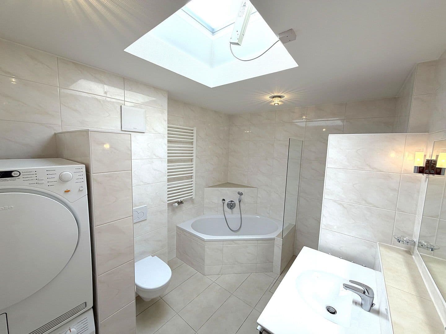 Prodej bytu 3+kk 98 m², Weinstadt, Bádensko-Württembersko Prodej bytu 3+kk 98 m², Weinstadt, Bádensko-Württembersko