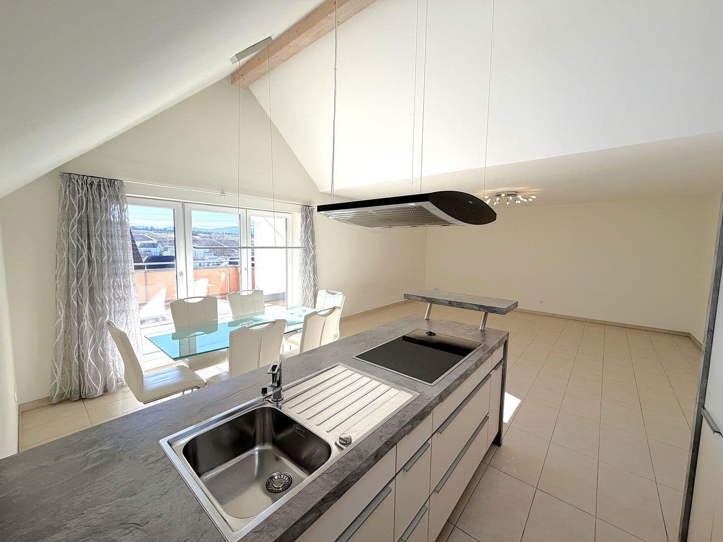 Prodej bytu 3+kk 98 m², Weinstadt, Bádensko-Württembersko Prodej bytu 3+kk 98 m², Weinstadt, Bádensko-Württembersko