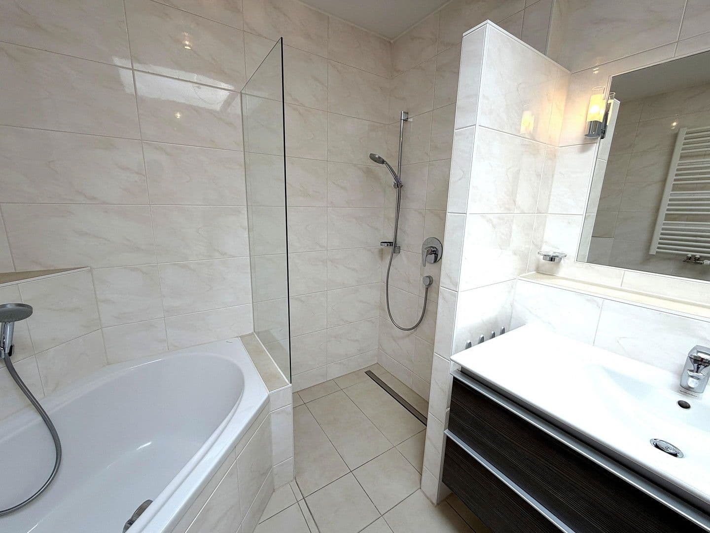 Prodej bytu 3+kk 98 m², Weinstadt, Bádensko-Württembersko Prodej bytu 3+kk 98 m², Weinstadt, Bádensko-Württembersko