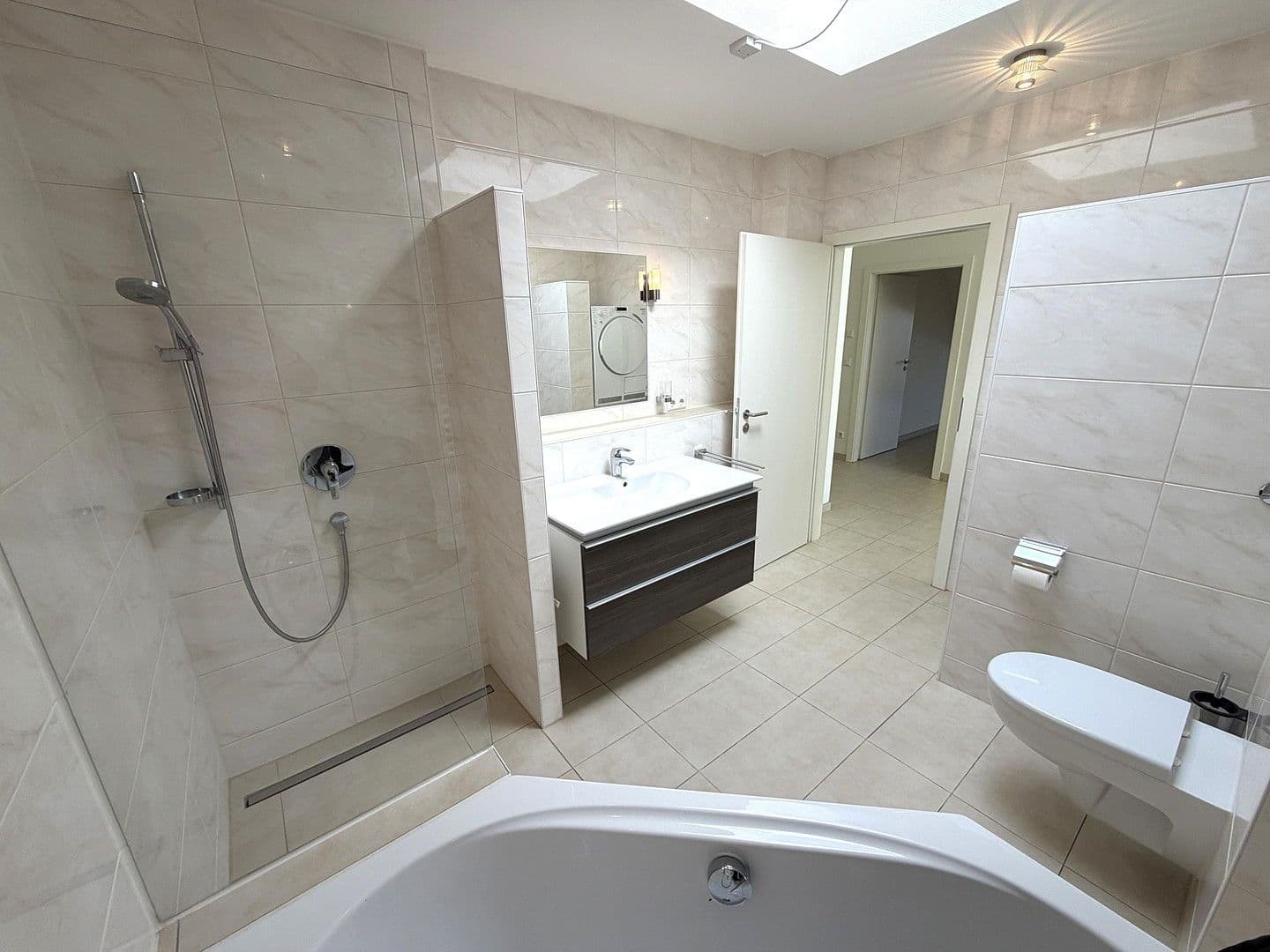 Prodej bytu 3+kk 98 m², Weinstadt, Bádensko-Württembersko Prodej bytu 3+kk 98 m², Weinstadt, Bádensko-Württembersko