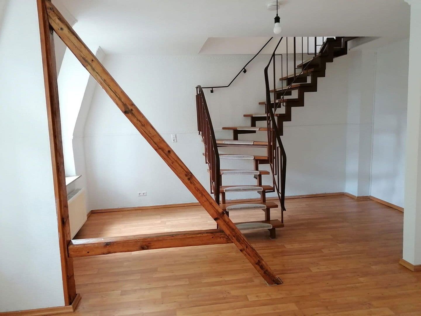 Pronájem bytu 3+1 93 m², Essen, Severní Porýní-Vestfálsko Pronájem bytu 3+1 93 m², Essen, Severní Porýní-Vestfálsko