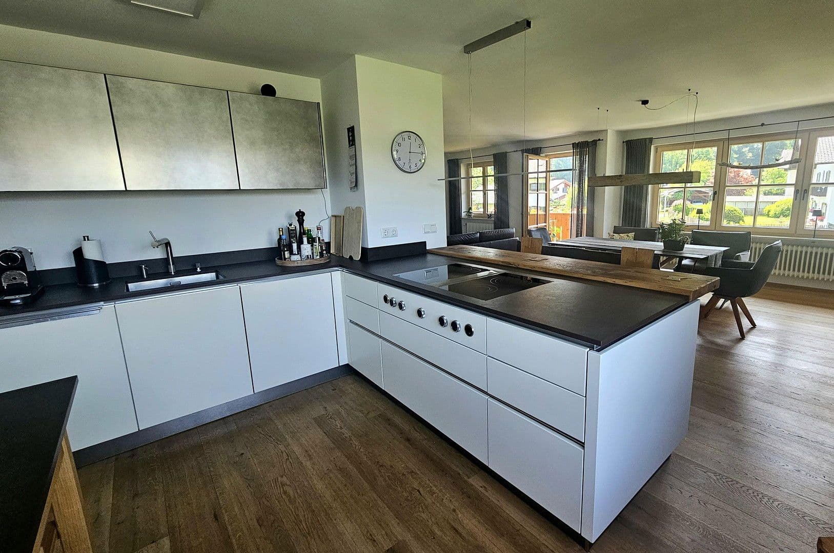 Prodej domu 209 m², pozemek 1.117 m², Frühlingstraße 8, Teisendorf, Bavorsko Prodej domu 209 m², pozemek 1.117 m², Frühlingstraße 8, Teisendorf, Bavorsko