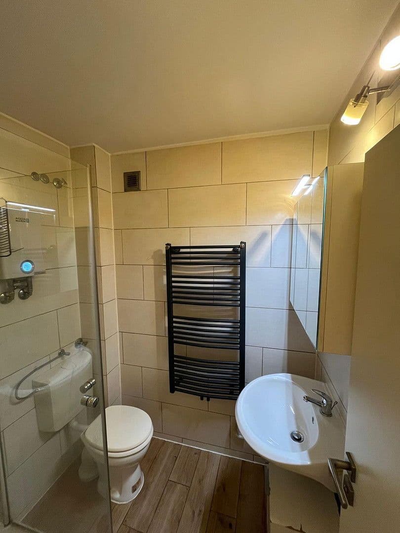 Pronájem bytu 1+1 25 m², Erlangen, Bavorsko Pronájem bytu 1+1 25 m², Erlangen, Bavorsko