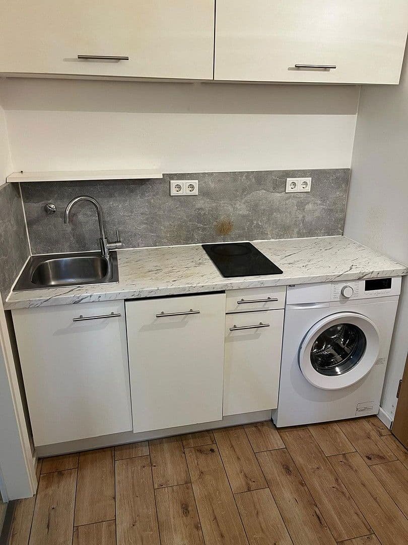 Pronájem bytu 1+1 25 m², Erlangen, Bavorsko Pronájem bytu 1+1 25 m², Erlangen, Bavorsko