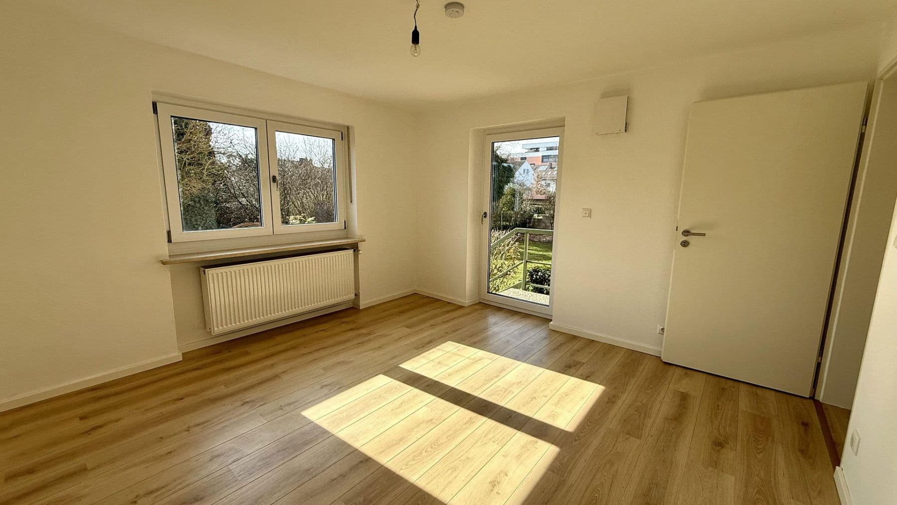 Pronájem bytu 2+1 56 m², Donaustauf, Bavorsko Pronájem bytu 2+1 56 m², Donaustauf, Bavorsko