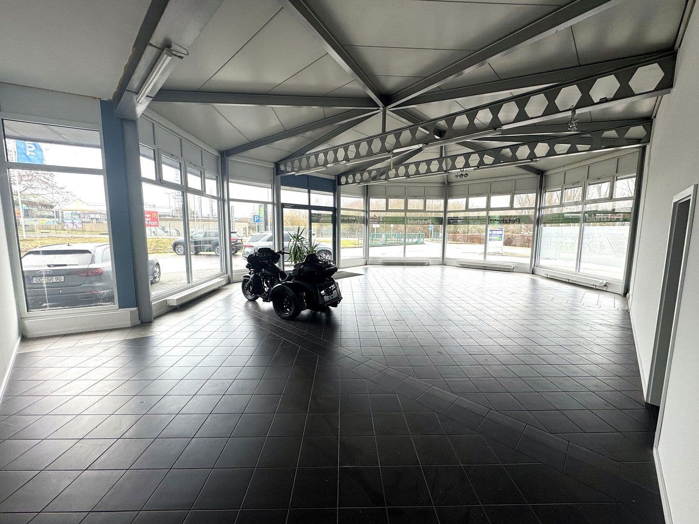 Prodej nebytového prostoru 7.574 m², Sülzborn 2, Magdeburg, Sasko-Anhaltsko Prodej nebytového prostoru 7.574 m², Sülzborn 2, Magdeburg, Sasko-Anhaltsko