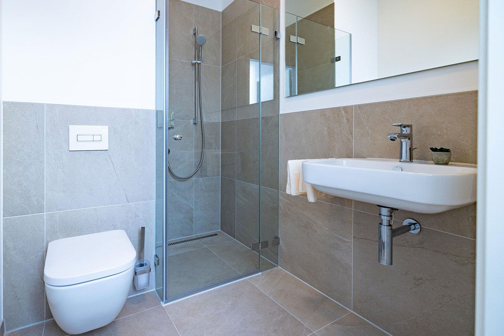 Pronájem bytu 3+1 77 m², Steinbühler Straße 4-6, Nürnberg, Bavorsko Pronájem bytu 3+1 77 m², Steinbühler Straße 4-6, Nürnberg, Bavorsko