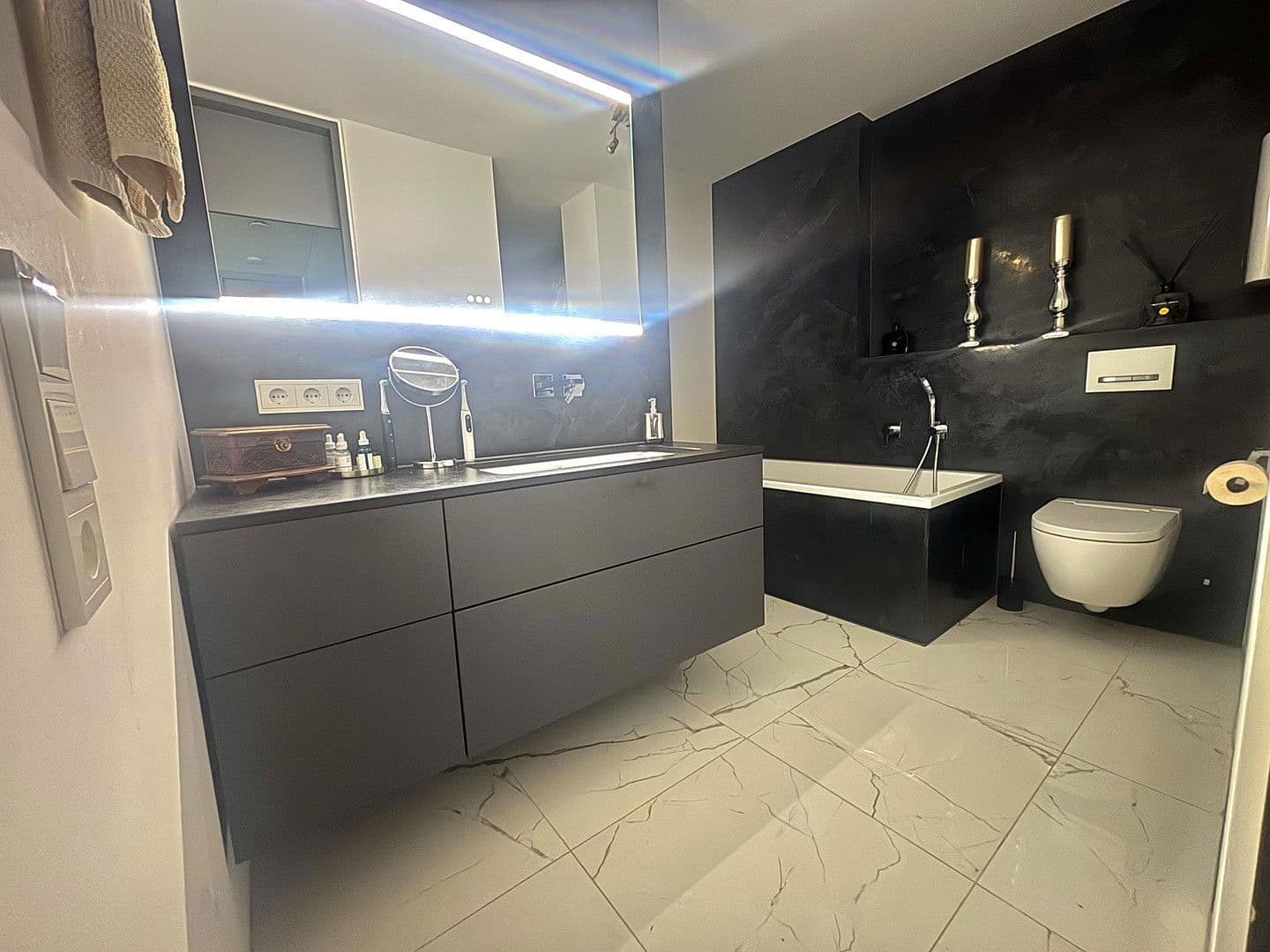 Pronájem bytu 3+1 110 m², Bonn, Severní Porýní-Vestfálsko Pronájem bytu 3+1 110 m², Bonn, Severní Porýní-Vestfálsko