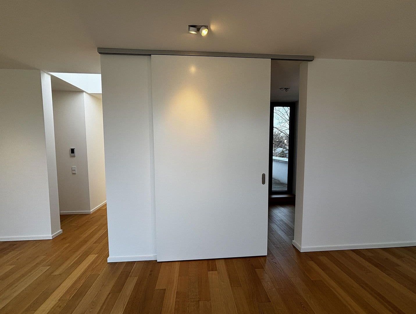 Prodej bytu 4+1 142 m², Berlin, Berlín Prodej bytu 4+1 142 m², Berlin, Berlín