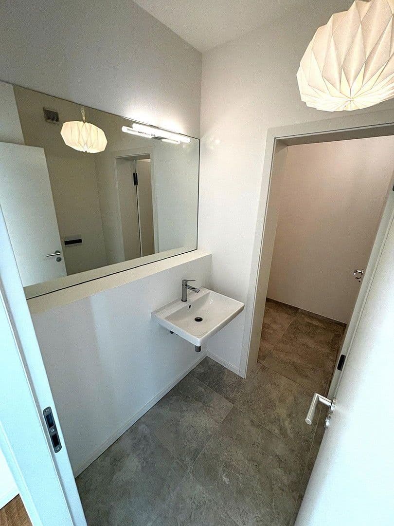 Prodej bytu 4+1 142 m², Berlin, Berlín Prodej bytu 4+1 142 m², Berlin, Berlín