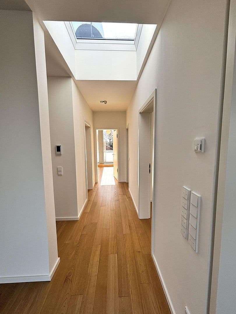 Prodej bytu 4+1 142 m², Berlin, Berlín Prodej bytu 4+1 142 m², Berlin, Berlín