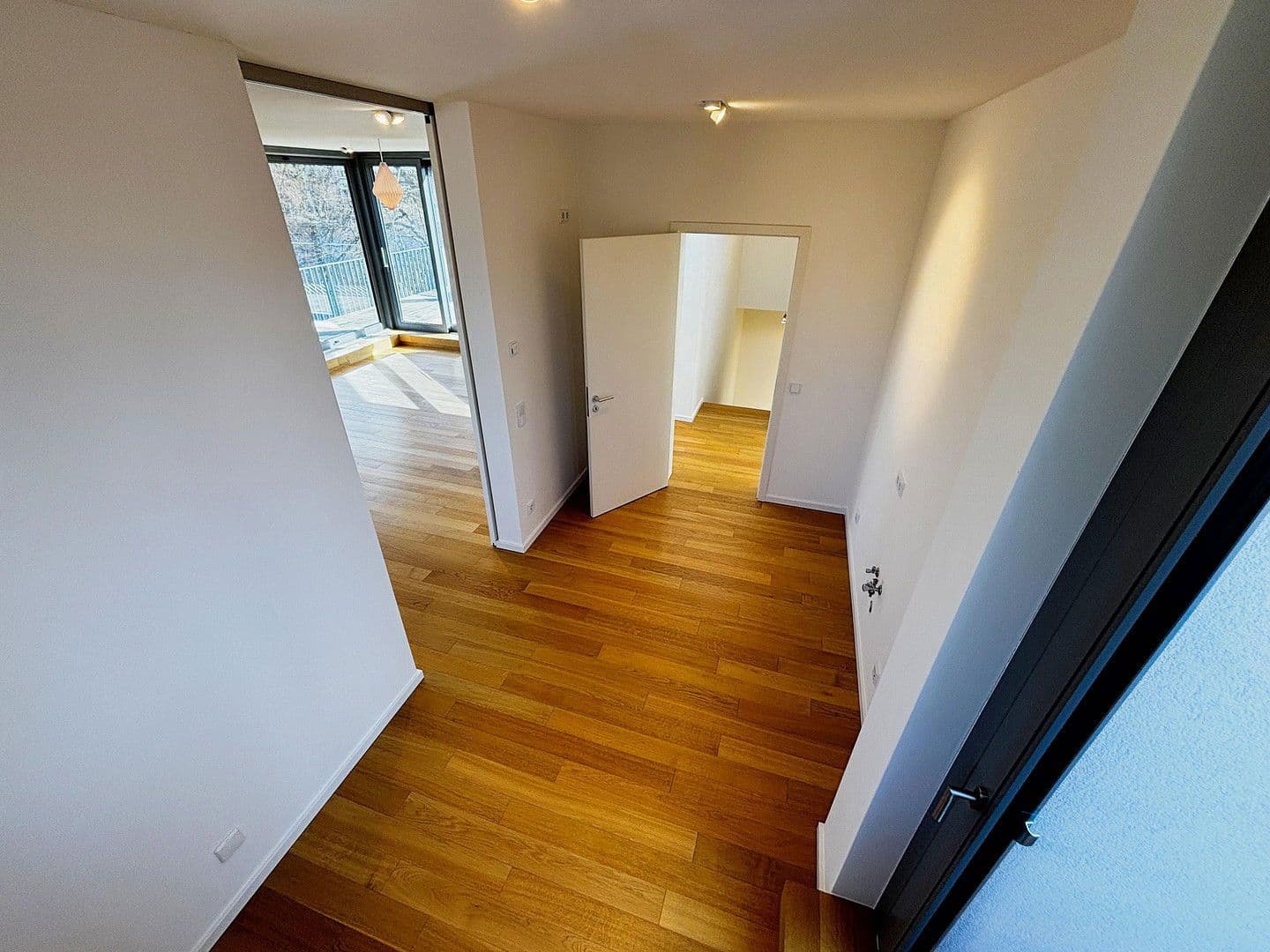 Prodej bytu 4+1 142 m², Berlin, Berlín Prodej bytu 4+1 142 m², Berlin, Berlín