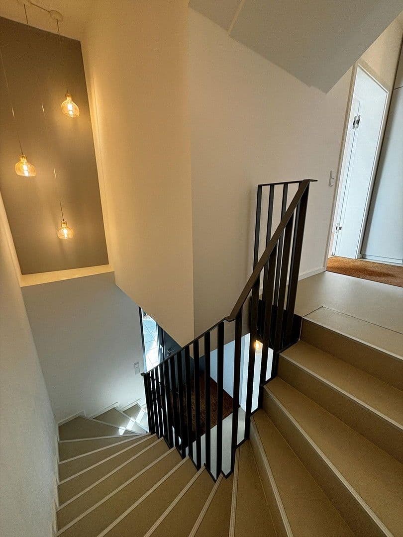 Prodej bytu 4+1 142 m², Berlin, Berlín Prodej bytu 4+1 142 m², Berlin, Berlín