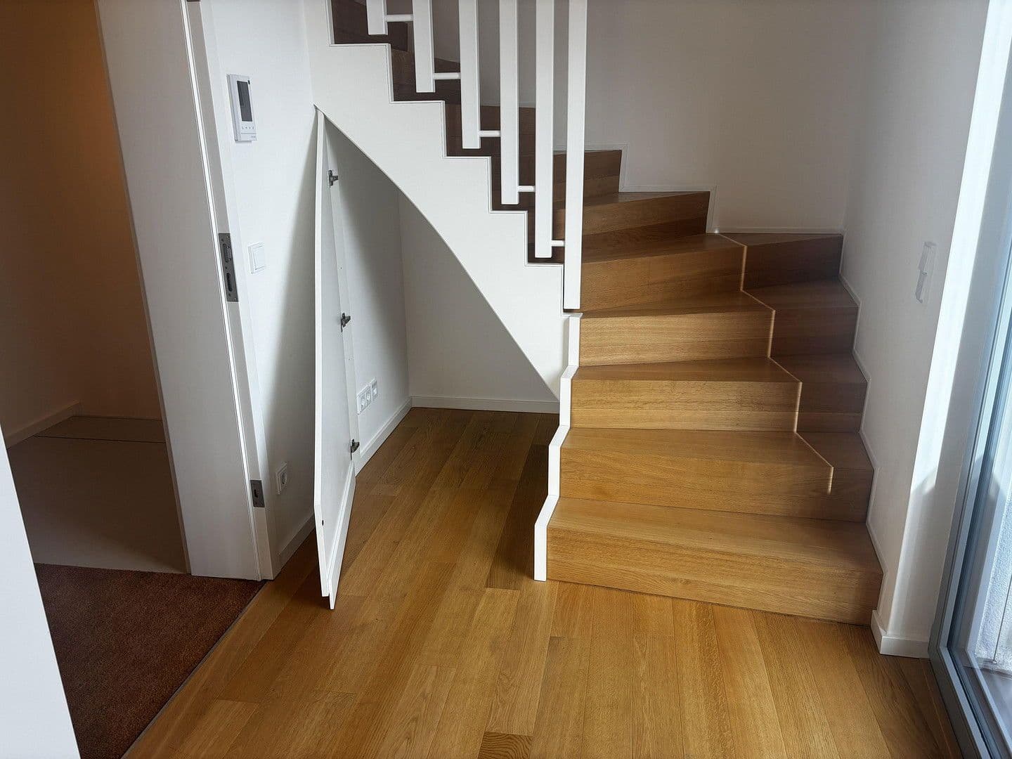 Prodej bytu 4+1 142 m², Berlin, Berlín Prodej bytu 4+1 142 m², Berlin, Berlín