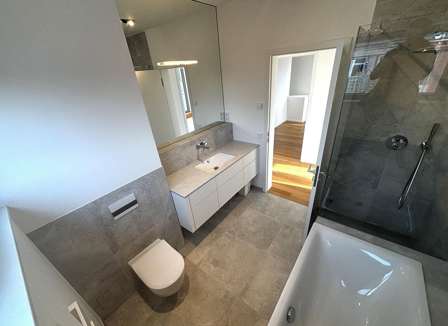 Prodej bytu 4+1 142 m², Berlin, Berlín Prodej bytu 4+1 142 m², Berlin, Berlín