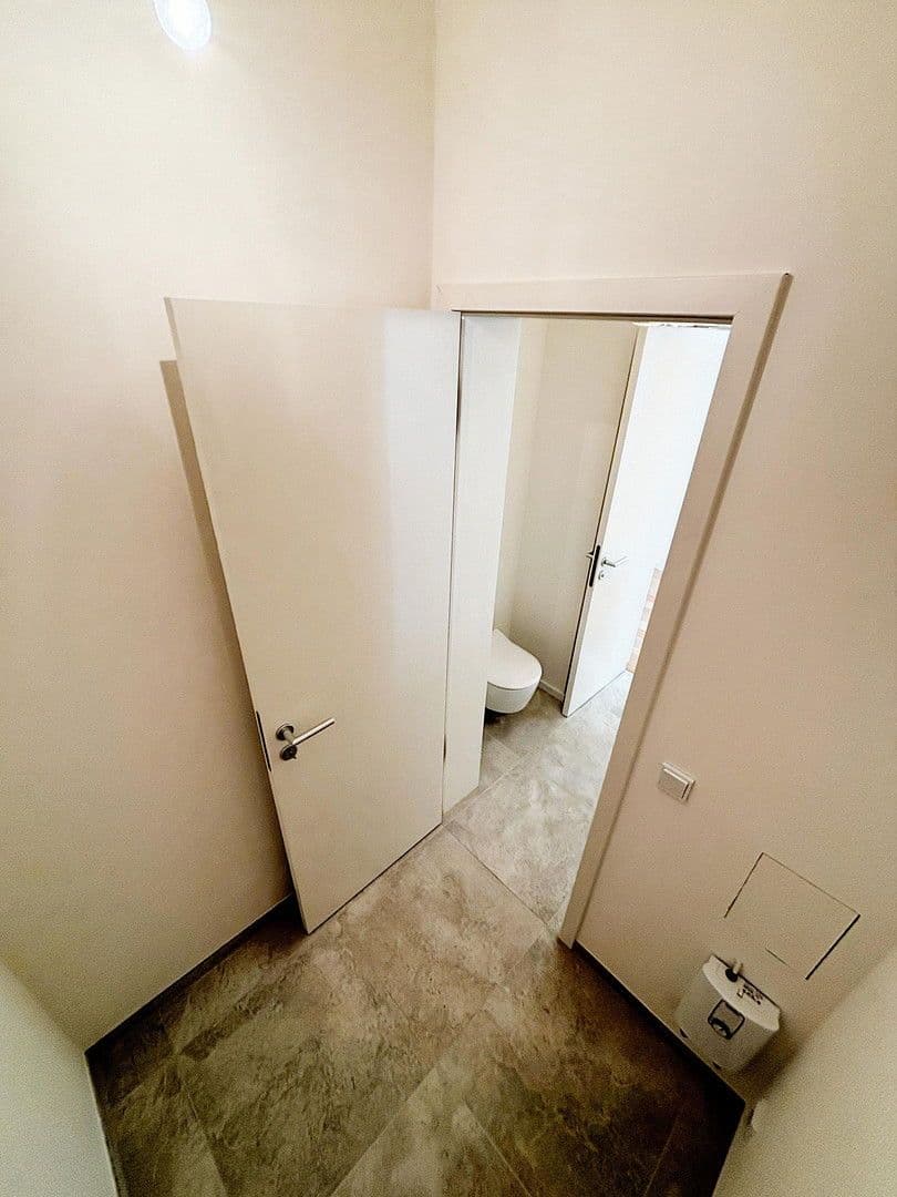 Prodej bytu 4+1 142 m², Berlin, Berlín Prodej bytu 4+1 142 m², Berlin, Berlín