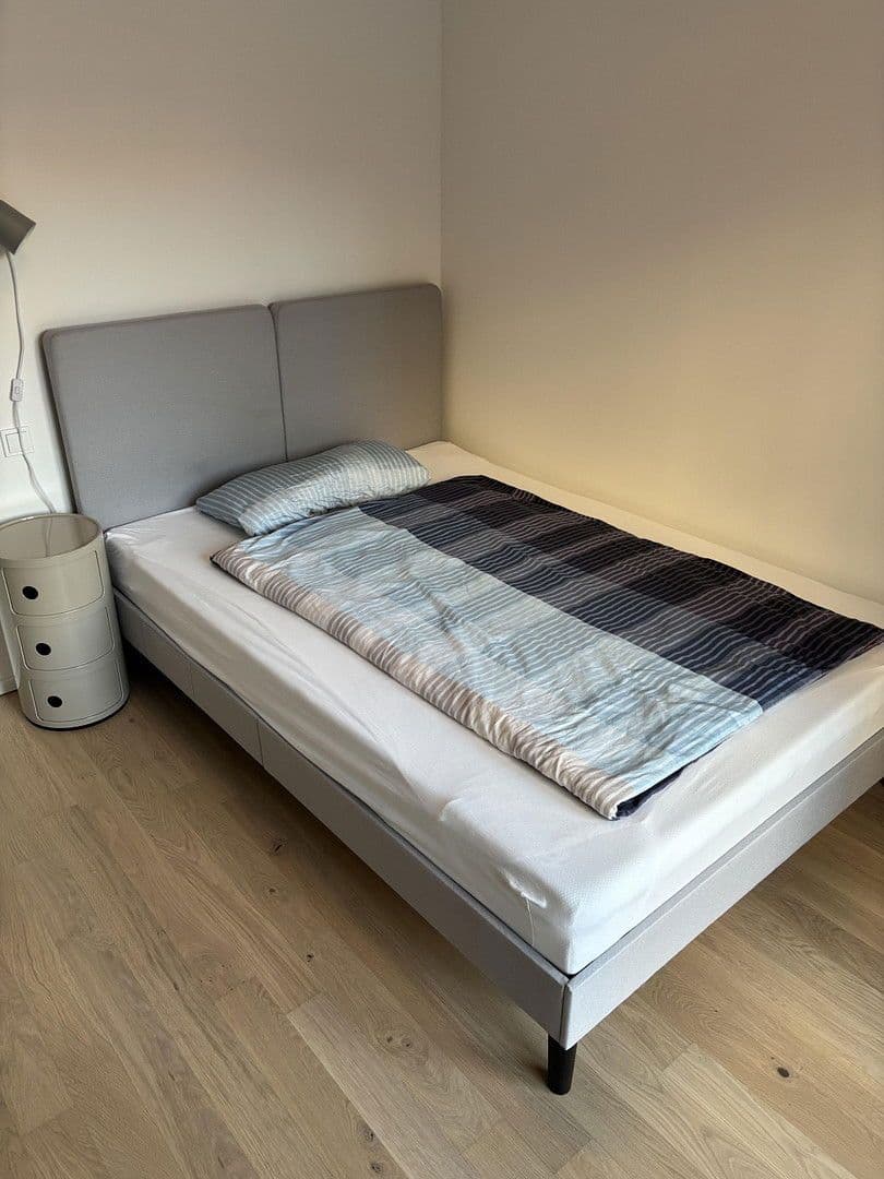 Pronájem bytu 2+1 45 m², Hermine-von-Parish-Str. 41, München, Bavorsko Pronájem bytu 2+1 45 m², Hermine-von-Parish-Str. 41, München, Bavorsko