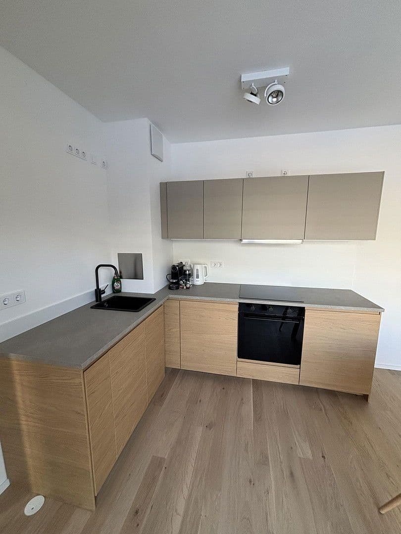 Pronájem bytu 2+1 45 m², Hermine-von-Parish-Str. 41, München, Bavorsko Pronájem bytu 2+1 45 m², Hermine-von-Parish-Str. 41, München, Bavorsko