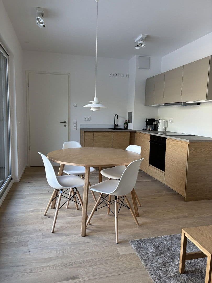 Pronájem bytu 2+1 45 m², Hermine-von-Parish-Str. 41, München, Bavorsko Pronájem bytu 2+1 45 m², Hermine-von-Parish-Str. 41, München, Bavorsko
