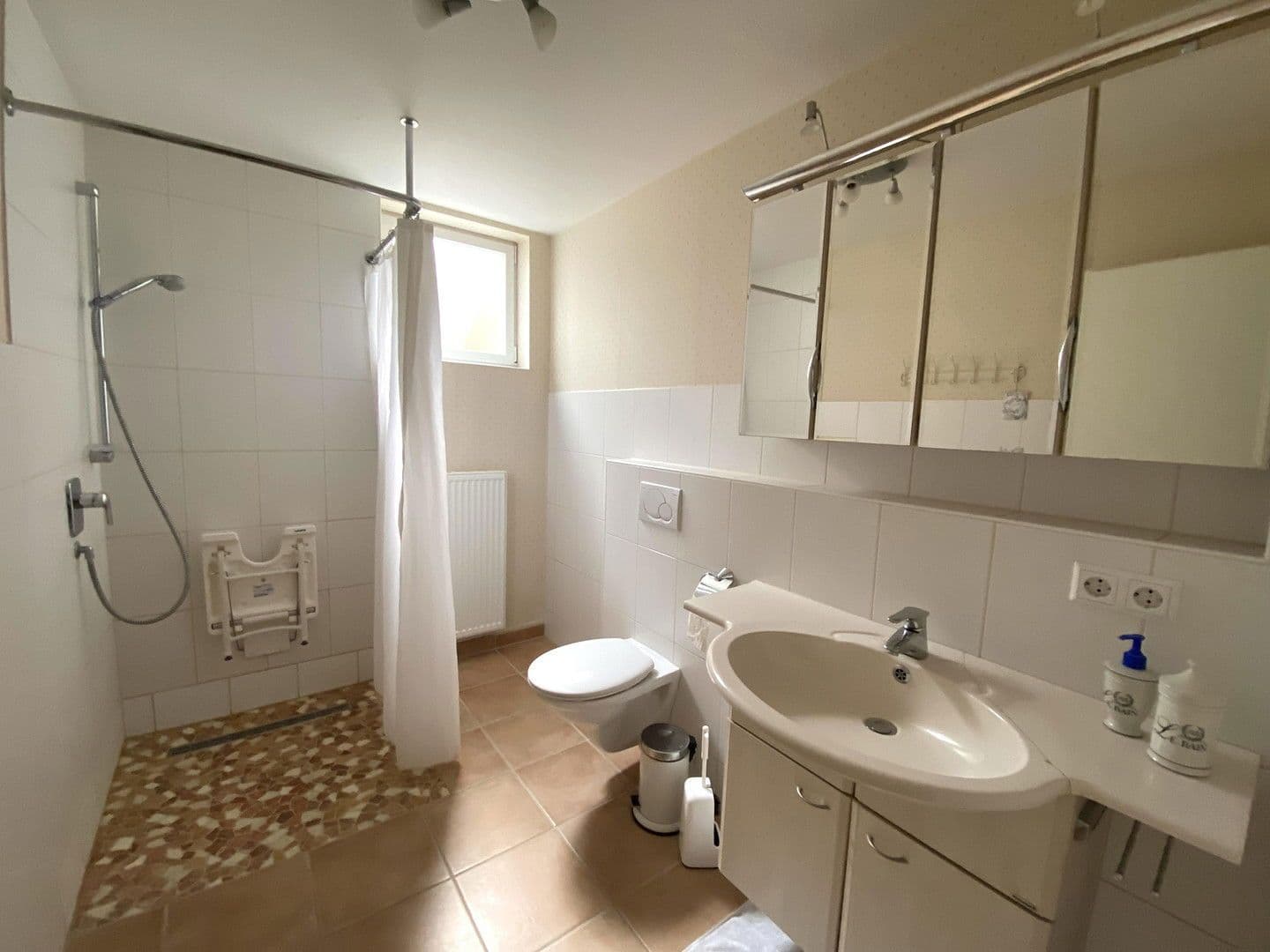 Prodej domu 224 m², pozemek 619 m², Schwäbisch Hall, Bádensko-Württembersko Prodej domu 224 m², pozemek 619 m², Schwäbisch Hall, Bádensko-Württembersko