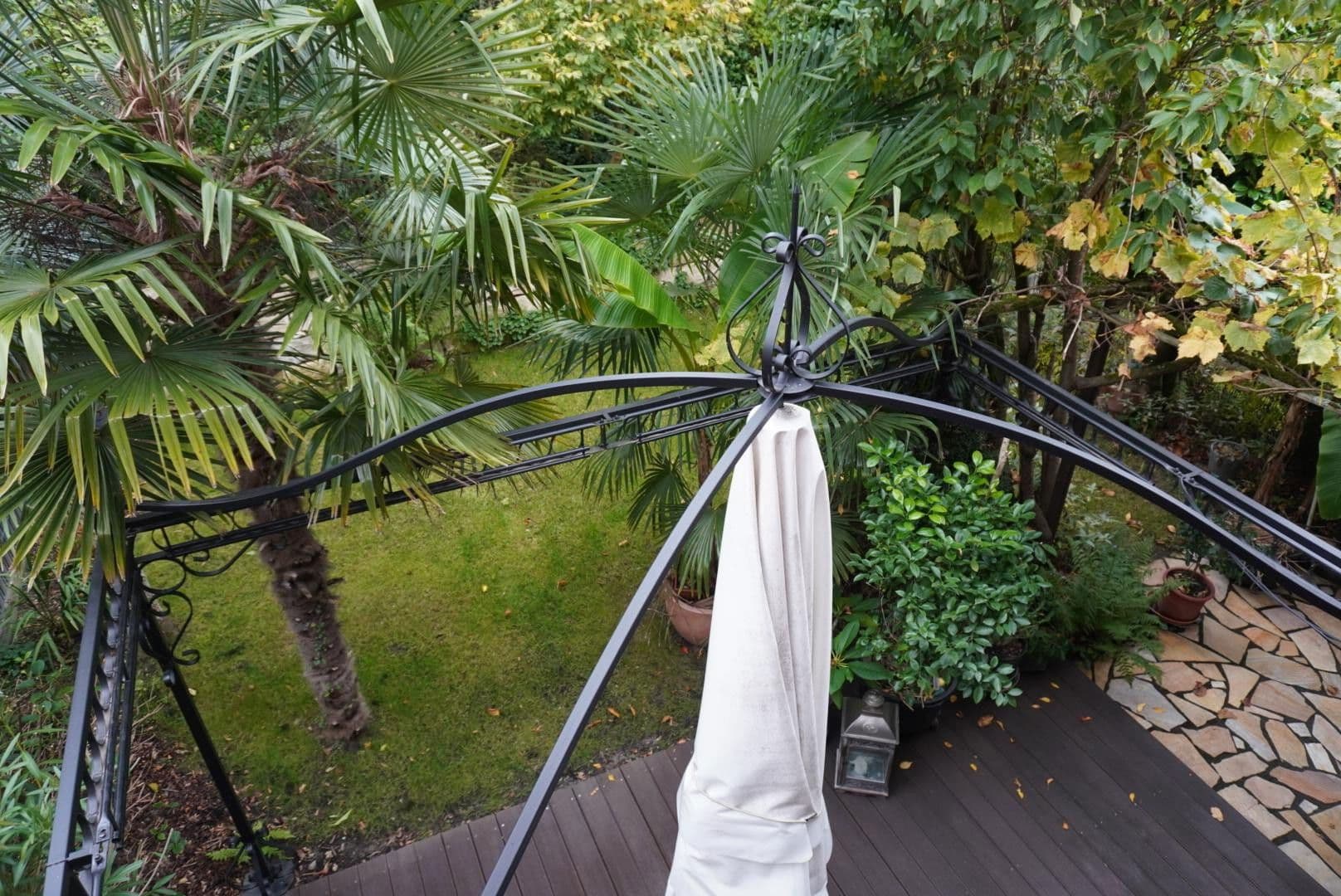 Prodej domu 147 m², pozemek 303 m², Gladbacher Straße 280, Neuss, Severní Porýní-Vestfálsko Prodej domu 147 m², pozemek 303 m², Gladbacher Straße 280, Neuss, Severní Porýní-Vestfálsko