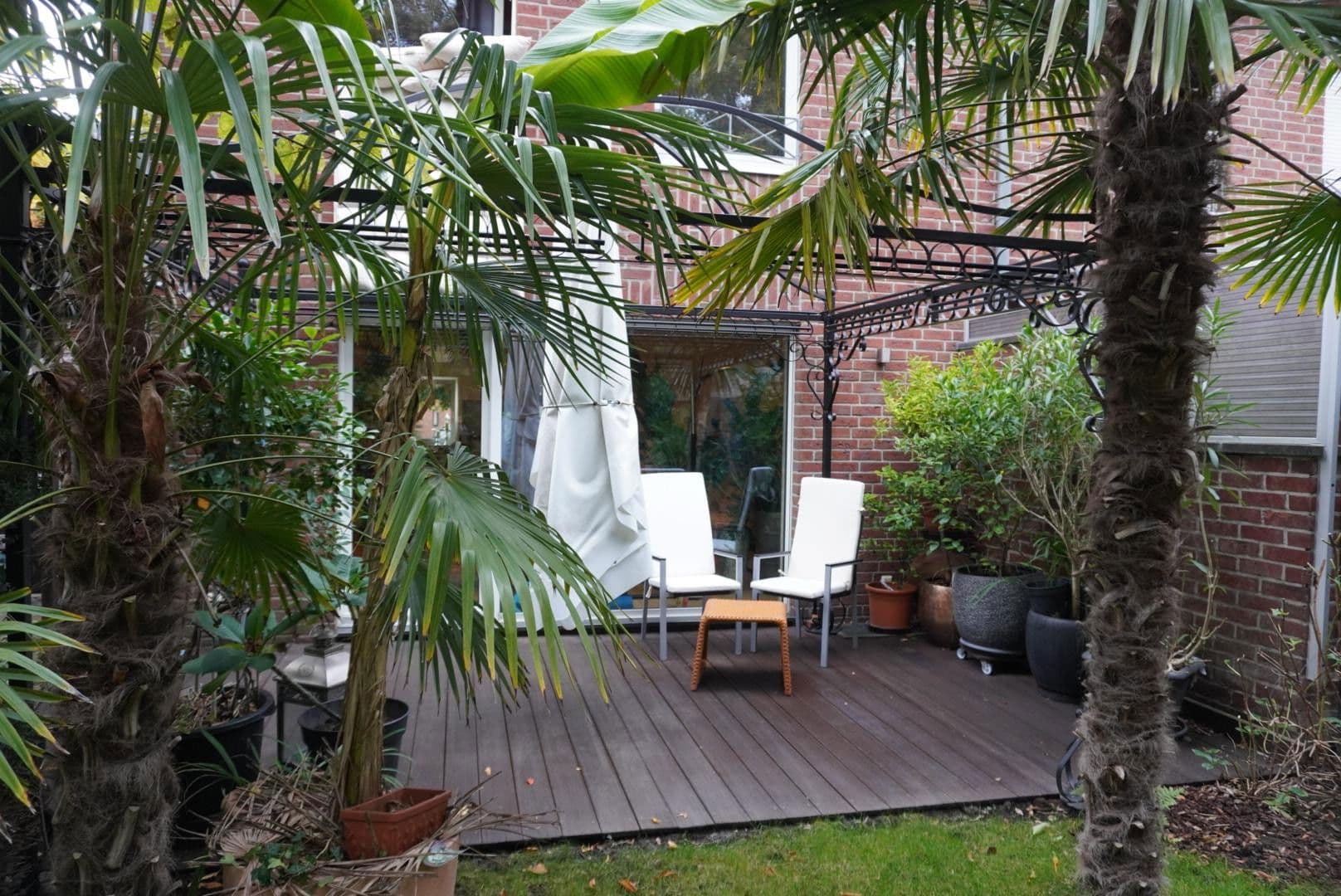 Prodej domu 147 m², pozemek 303 m², Gladbacher Straße 280, Neuss, Severní Porýní-Vestfálsko Prodej domu 147 m², pozemek 303 m², Gladbacher Straße 280, Neuss, Severní Porýní-Vestfálsko