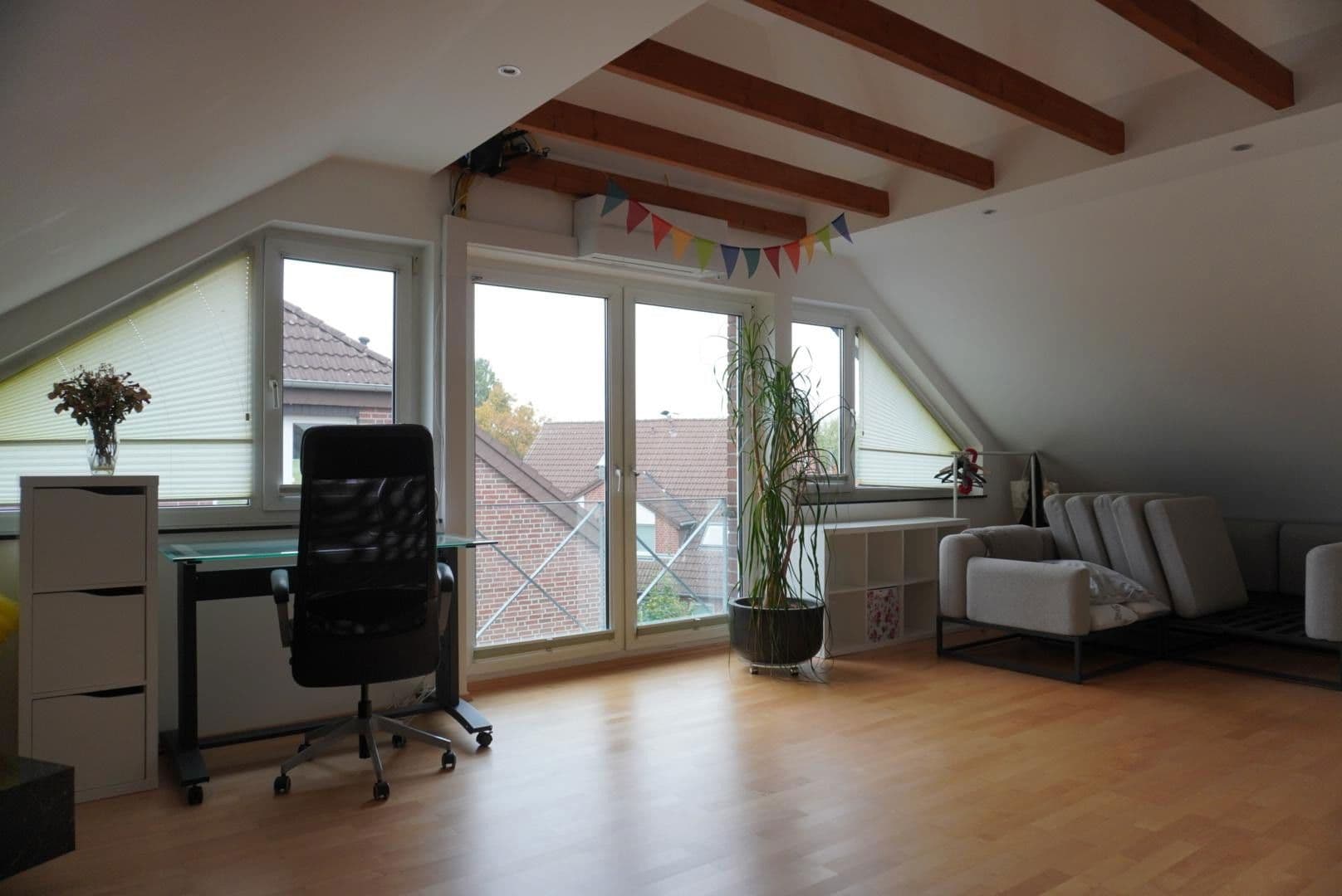 Prodej domu 147 m², pozemek 303 m², Gladbacher Straße 280, Neuss, Severní Porýní-Vestfálsko Prodej domu 147 m², pozemek 303 m², Gladbacher Straße 280, Neuss, Severní Porýní-Vestfálsko