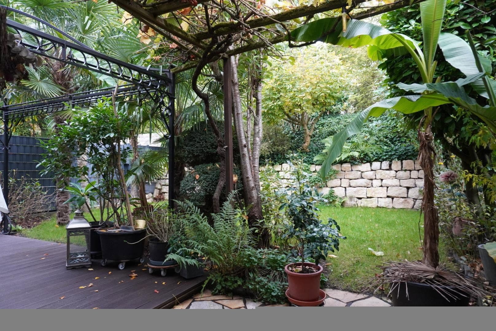 Prodej domu 147 m², pozemek 303 m², Gladbacher Straße 280, Neuss, Severní Porýní-Vestfálsko Prodej domu 147 m², pozemek 303 m², Gladbacher Straße 280, Neuss, Severní Porýní-Vestfálsko