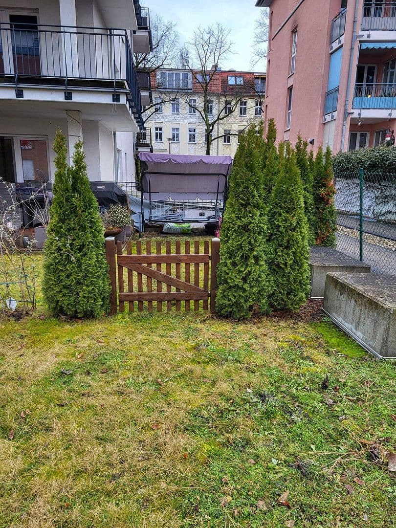 Pronájem bytu 4+1 125 m², Dahmestr. 8, Berlin, Berlín Pronájem bytu 4+1 125 m², Dahmestr. 8, Berlin, Berlín