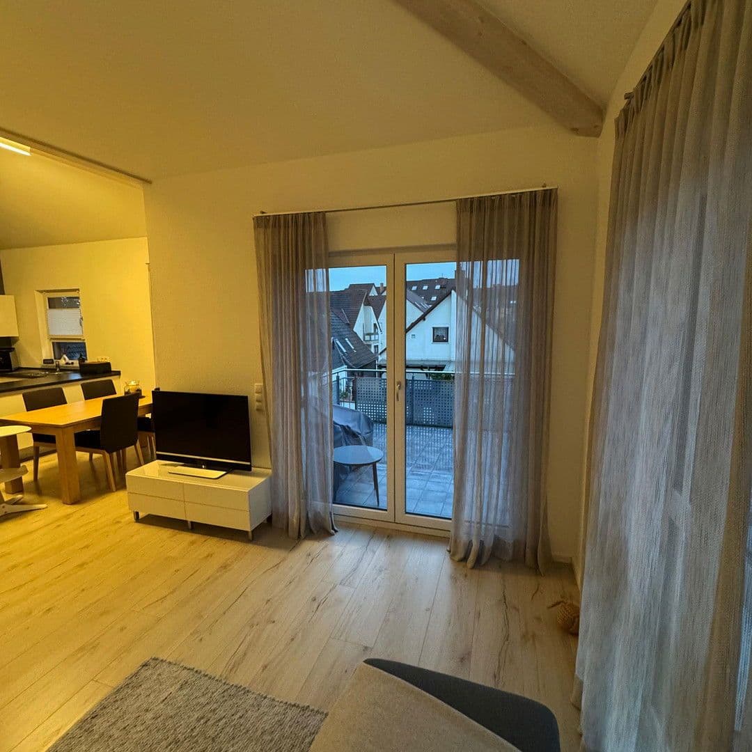 Pronájem bytu 3+1 100 m², Edenkoben, Porýní-Falc Pronájem bytu 3+1 100 m², Edenkoben, Porýní-Falc