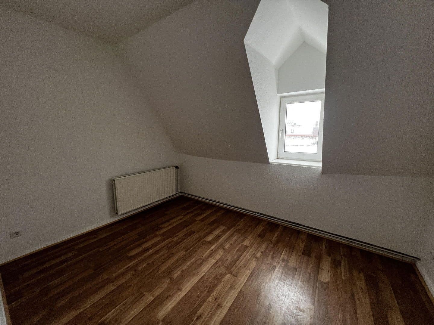 Pronájem bytu 4+1 114 m², Lüneburger Straße 11, Celle, Dolní Sasko Pronájem bytu 4+1 114 m², Lüneburger Straße 11, Celle, Dolní Sasko