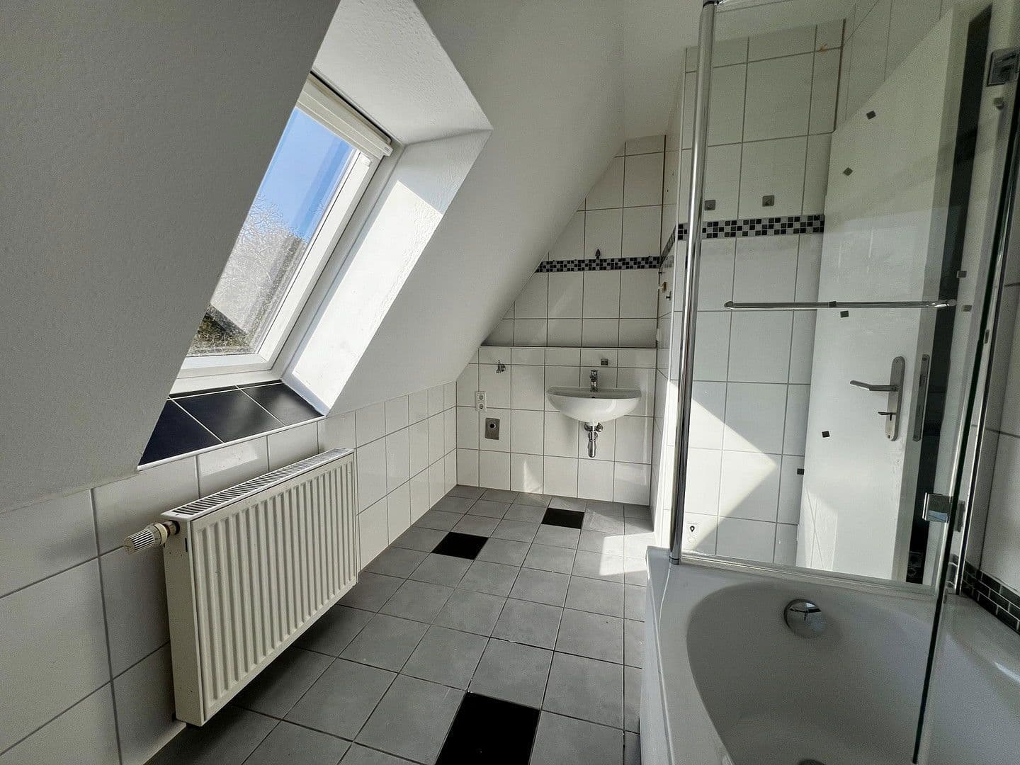 Pronájem bytu 4+1 114 m², Lüneburger Straße 11, Celle, Dolní Sasko Pronájem bytu 4+1 114 m², Lüneburger Straße 11, Celle, Dolní Sasko