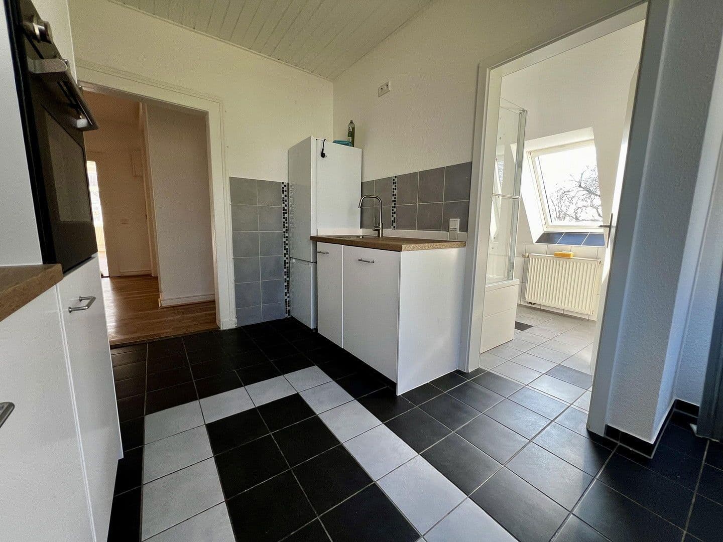 Pronájem bytu 4+1 114 m², Lüneburger Straße 11, Celle, Dolní Sasko Pronájem bytu 4+1 114 m², Lüneburger Straße 11, Celle, Dolní Sasko