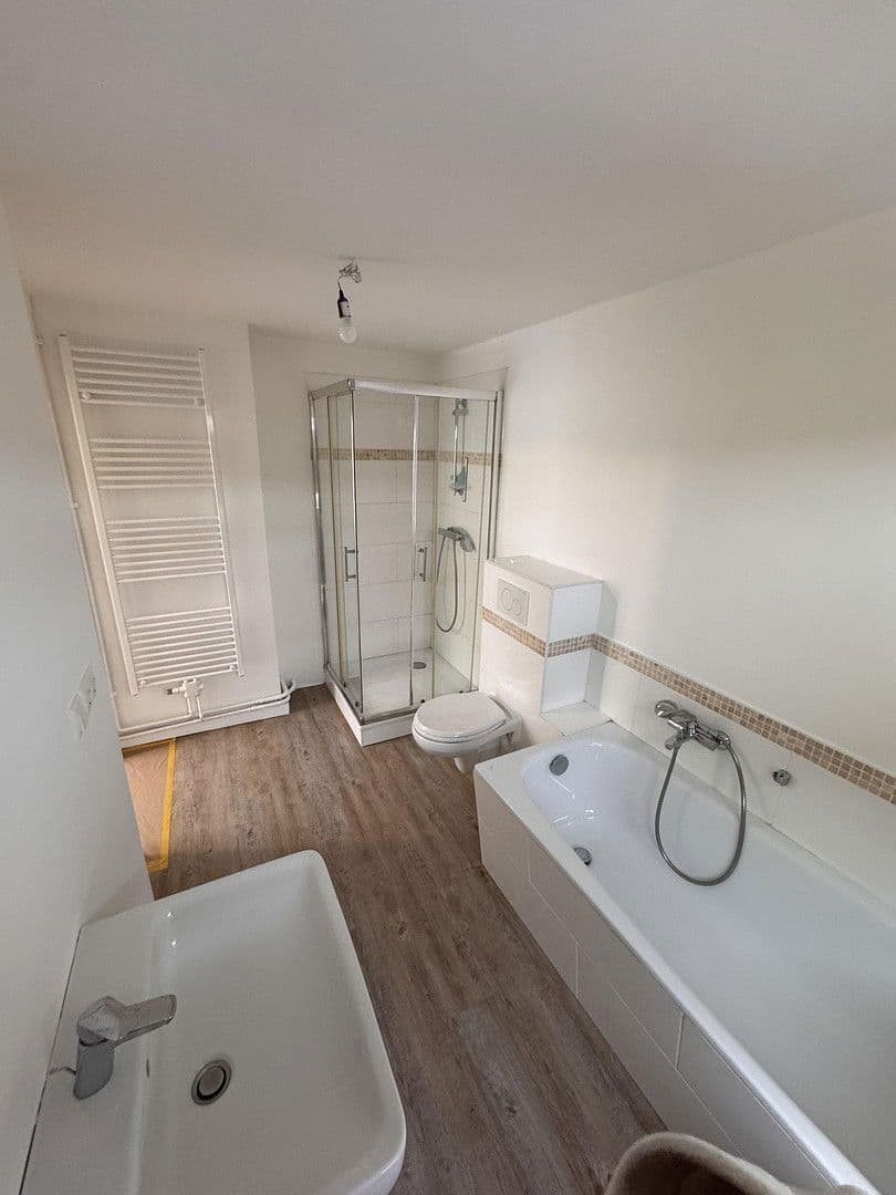 Prodej domu 90 m², pozemek 196 m², Cleverhofer Weg 106, Bad Schwartau, Šlesvicko-Holštýnsko Prodej domu 90 m², pozemek 196 m², Cleverhofer Weg 106, Bad Schwartau, Šlesvicko-Holštýnsko