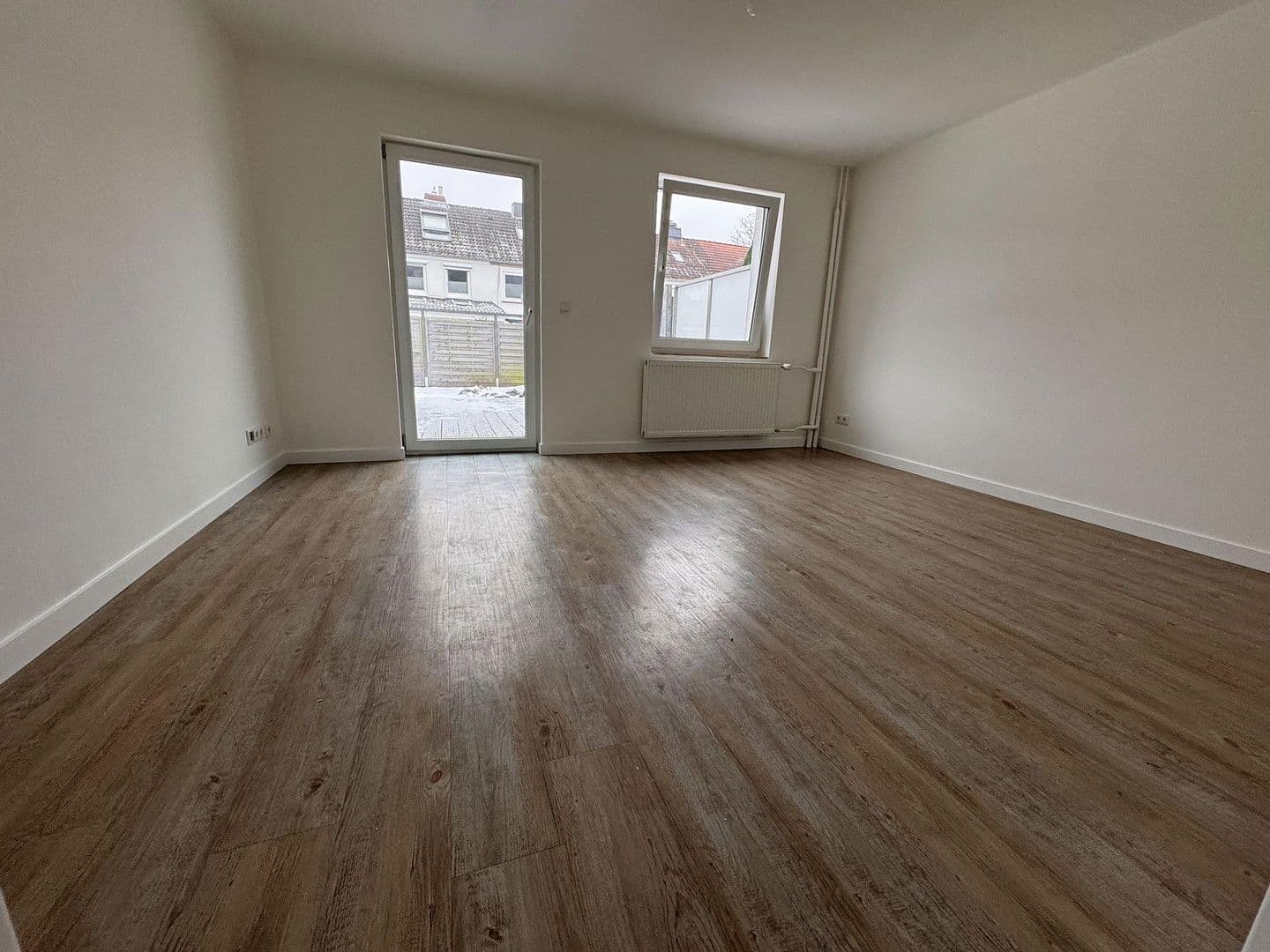 Prodej domu 90 m², pozemek 196 m², Cleverhofer Weg 106, Bad Schwartau, Šlesvicko-Holštýnsko Prodej domu 90 m², pozemek 196 m², Cleverhofer Weg 106, Bad Schwartau, Šlesvicko-Holštýnsko