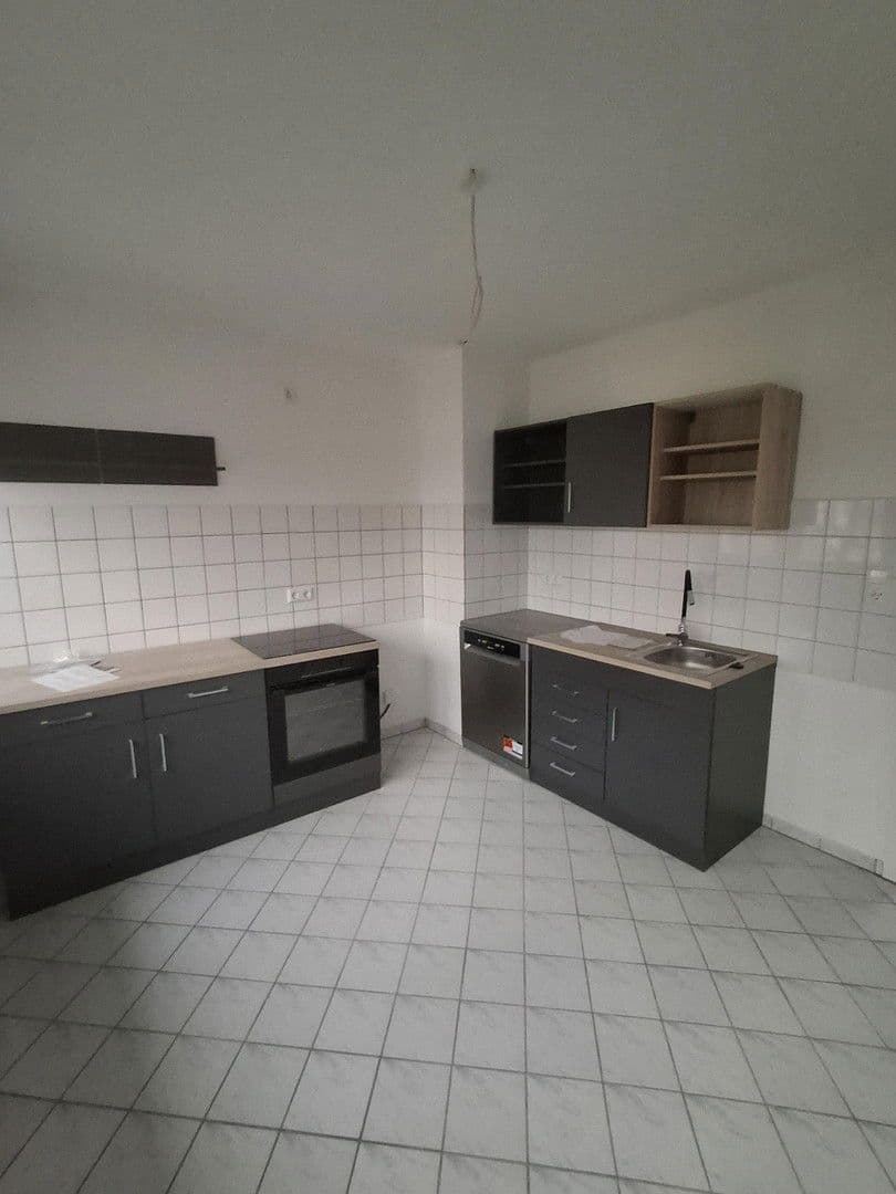 Pronájem bytu 3+1 78 m², Rheinstraße 53, Karlsruhe, Bádensko-Württembersko Pronájem bytu 3+1 78 m², Rheinstraße 53, Karlsruhe, Bádensko-Württembersko