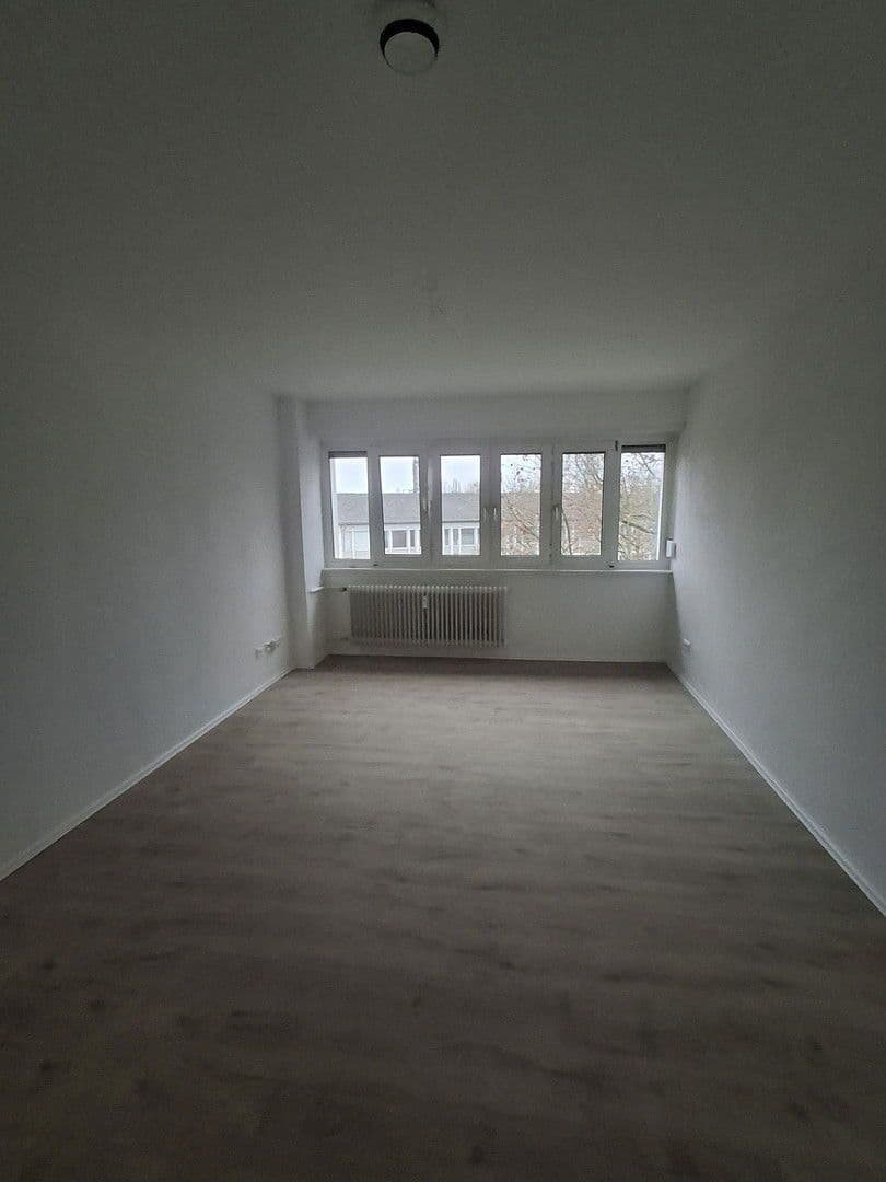 Pronájem bytu 3+1 78 m², Rheinstraße 53, Karlsruhe, Bádensko-Württembersko Pronájem bytu 3+1 78 m², Rheinstraße 53, Karlsruhe, Bádensko-Württembersko