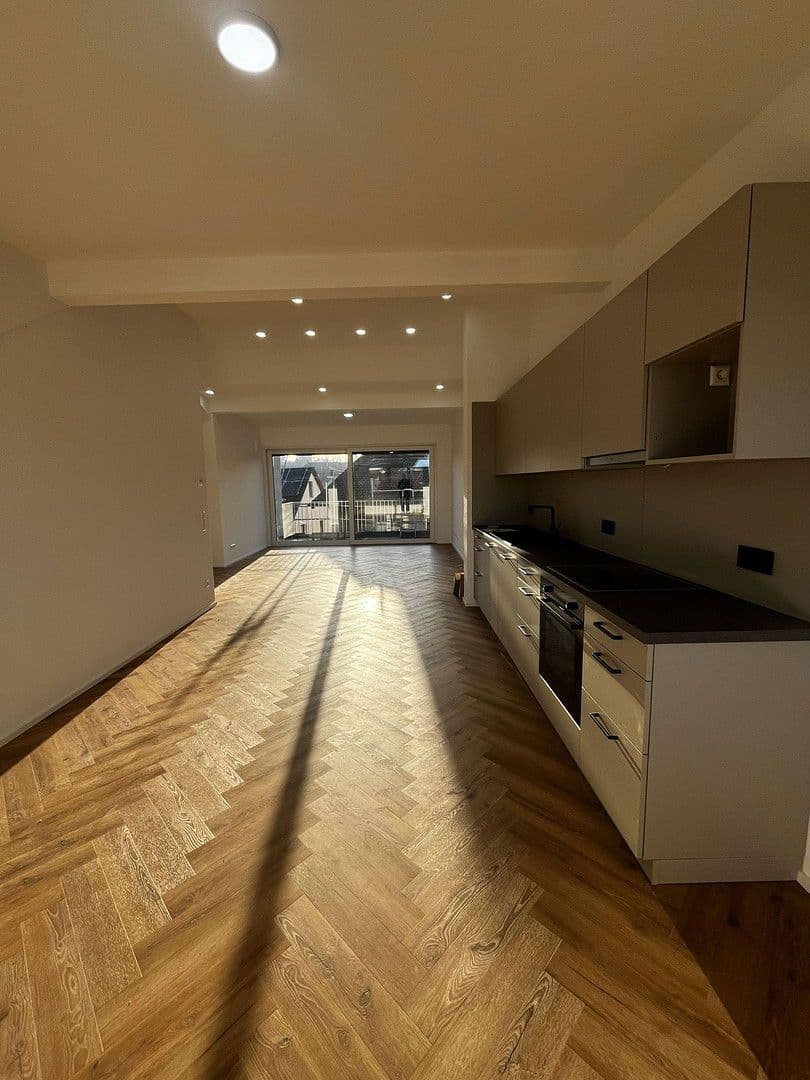 Pronájem bytu 3+1 100 m², Nürtingen, Bádensko-Württembersko Pronájem bytu 3+1 100 m², Nürtingen, Bádensko-Württembersko