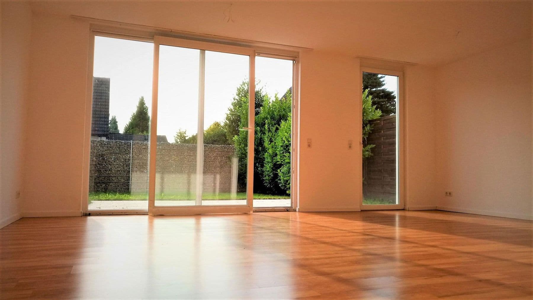 Prodej domu 136 m², pozemek 250 m², Ratingen, Severní Porýní-Vestfálsko Prodej domu 136 m², pozemek 250 m², Ratingen, Severní Porýní-Vestfálsko