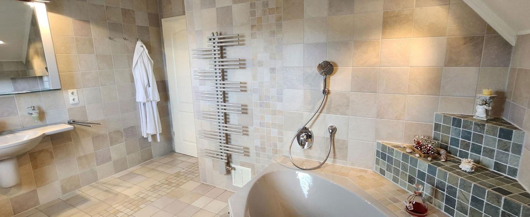 Prodej domu 207 m², pozemek 550 m², Wachtberg, Severní Porýní-Vestfálsko Prodej domu 207 m², pozemek 550 m², Wachtberg, Severní Porýní-Vestfálsko