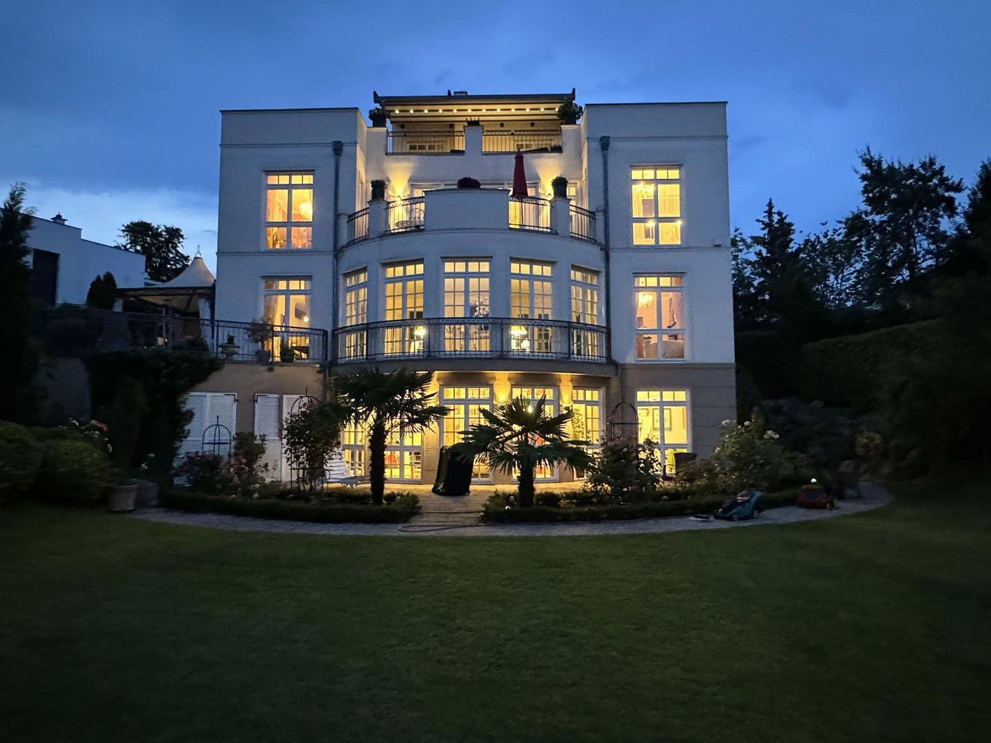 Prodej domu 416 m², pozemek 1.257 m², Wiesbaden, Hessen Prodej domu 416 m², pozemek 1.257 m², Wiesbaden, Hessen